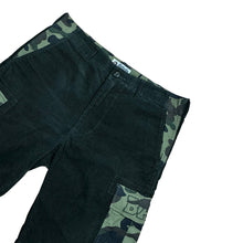 Load image into Gallery viewer, M 32 Waist Bape Corduroy Camo Cargo Shorts