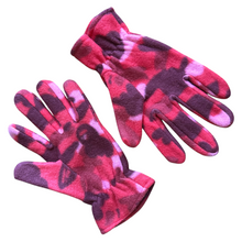 Load image into Gallery viewer, Brand New Bape Red Camo Gloves 2005
