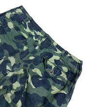 Load image into Gallery viewer, L 34 Waist Bape OG Green Camo Cargo Shorts